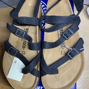 BNIB Birkenstock Seres black 39R